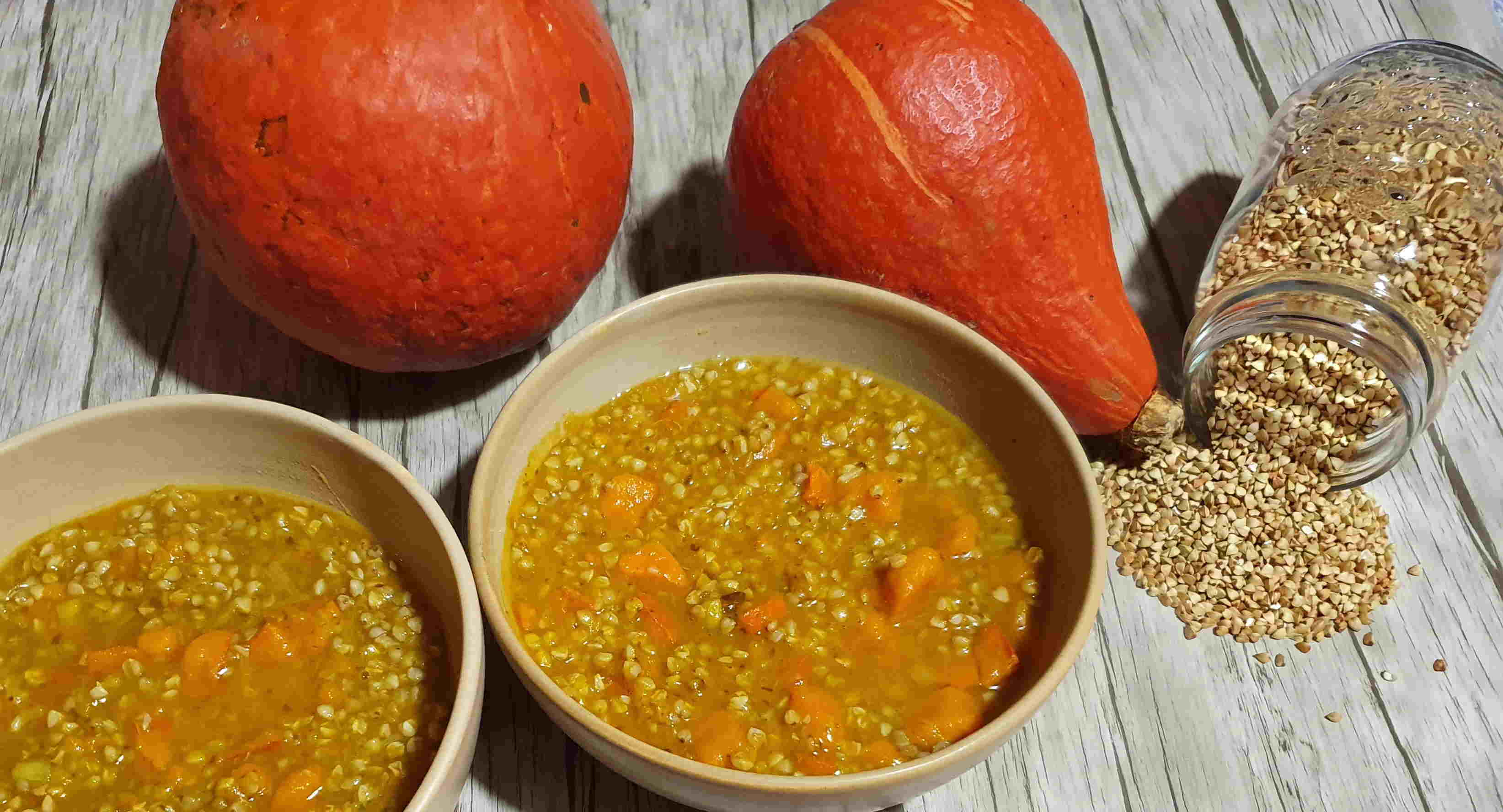 Minestra di zucca hokkaido e grano saraceno 